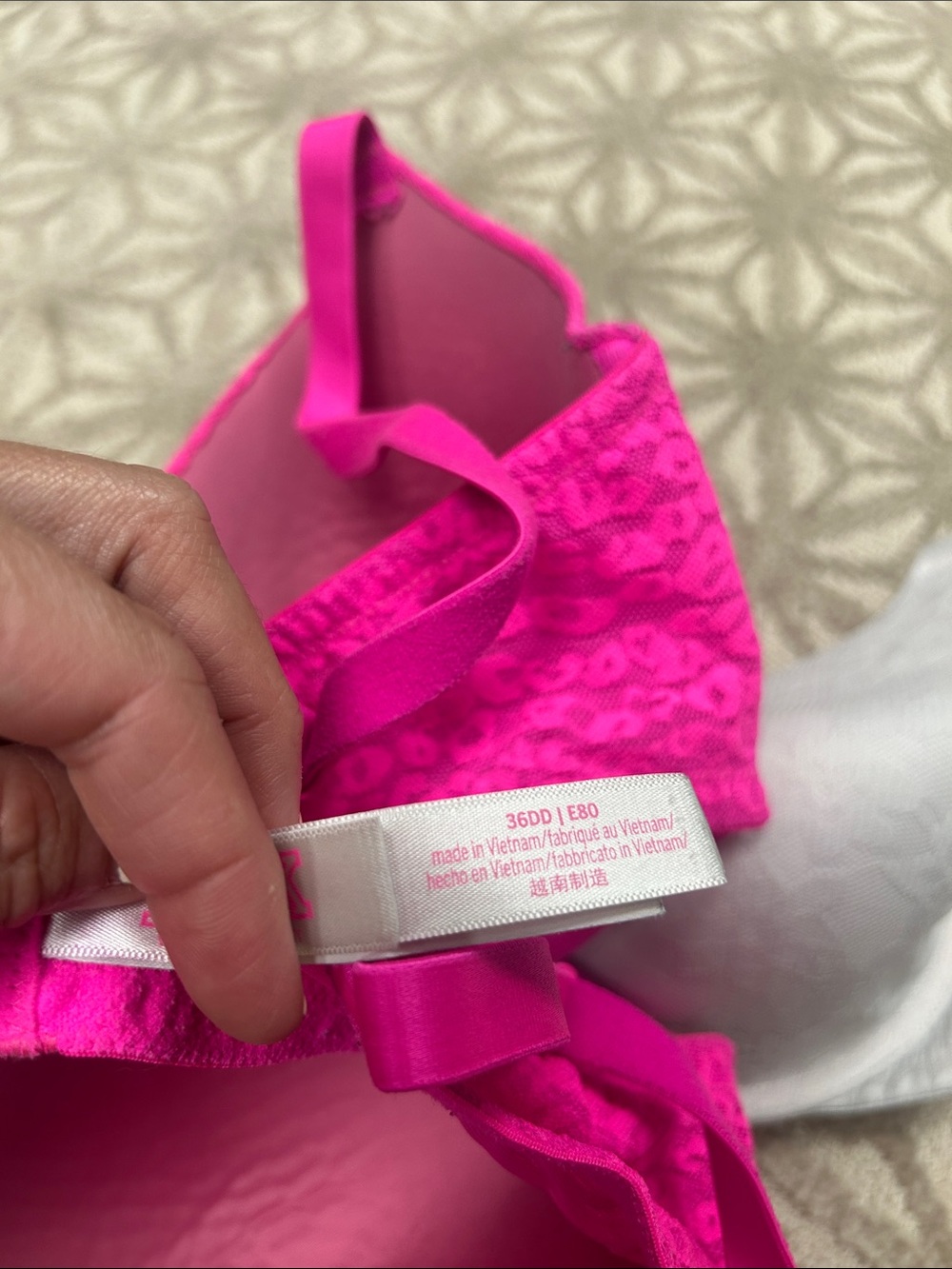Victoria's Secret Lace T-Shirt Bras - Hot Pink & white - Picture 3 of 4